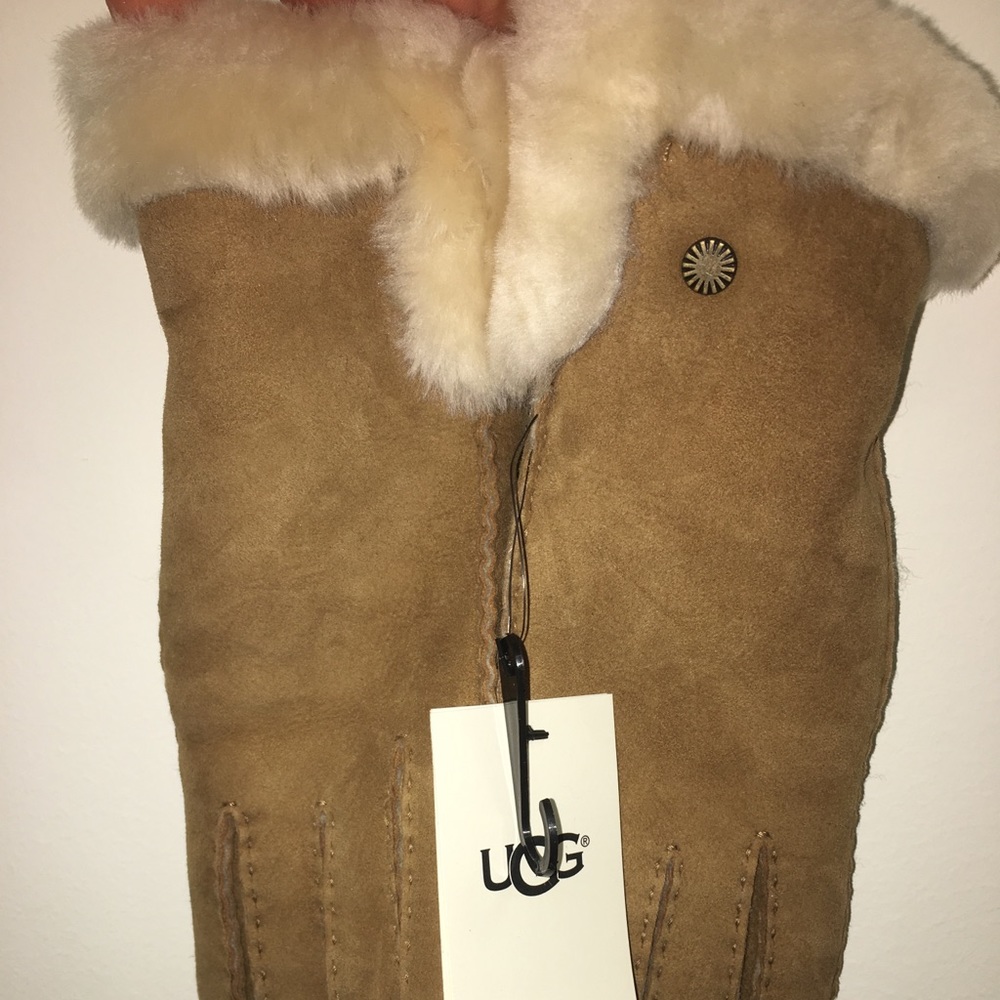 Brand New Women’s UGG gloves
